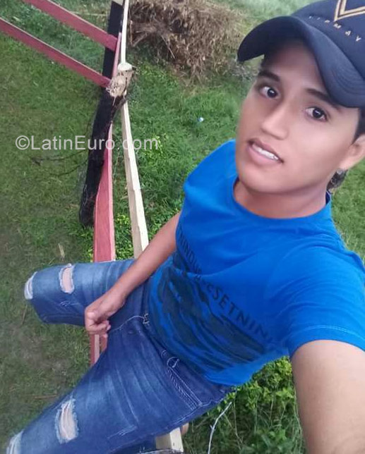 Date this tall Colombia man Andres from Sincelejo CO22943