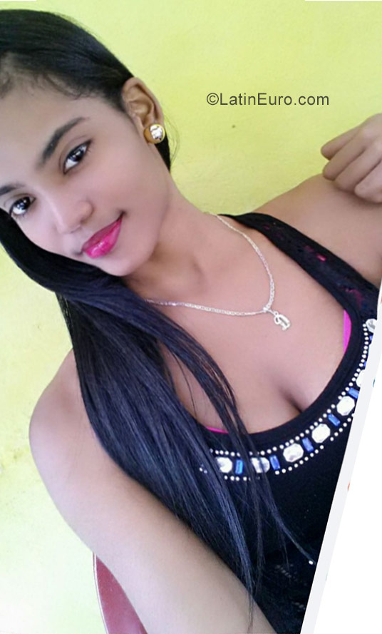 Date this charming Dominican Republic girl Miosoty from Santo Domingo DO30994