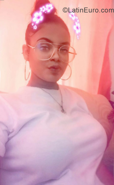 Date this exotic Dominican Republic girl Eneais from Santo Domingo DO30996