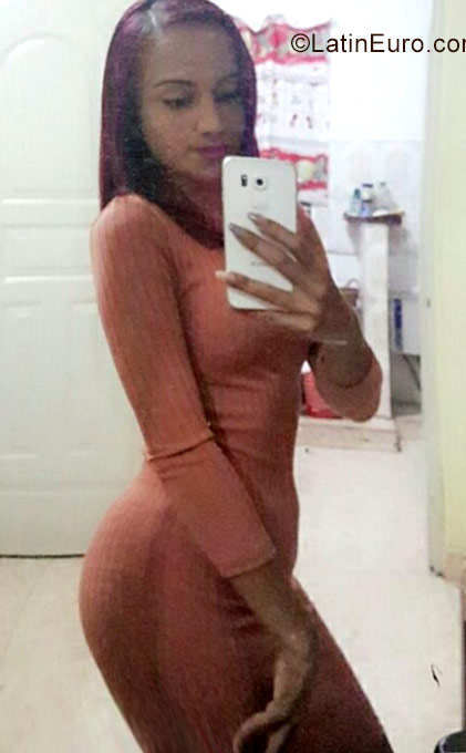 Date this stunning Dominican Republic girl Geshel from San Pedro De Macorís DO30999