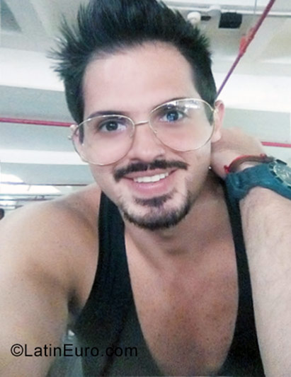 Date this exotic Venezuela man Randy from Caracas VE1217