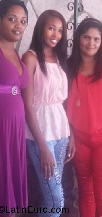 Date this exotic Cuba girl Iyislis from Havana CU189