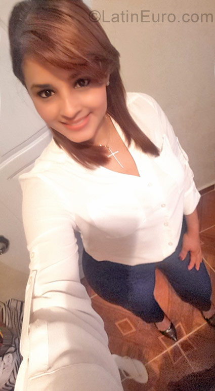 Date this lovely Dominican Republic girl Jenni suarez from Santiago DO31055