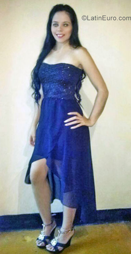 Date this sensual Colombia girl Diana from Pereira CO23042