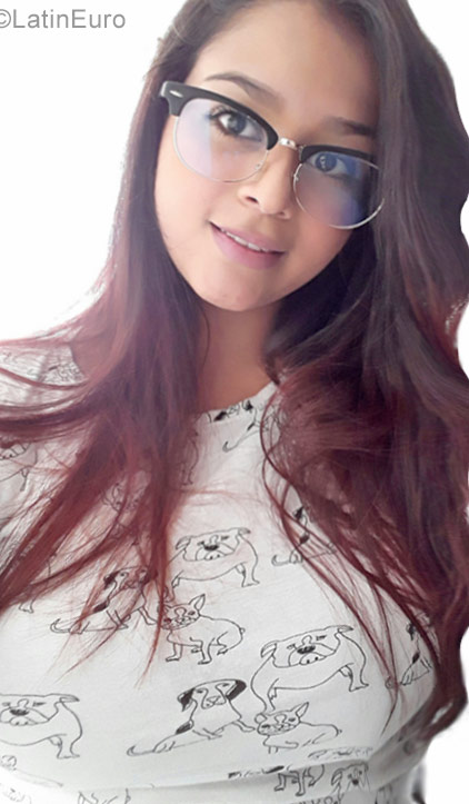 Date this voluptuous Colombia girl Veronica from Medellin CO23045