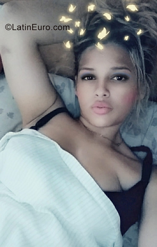 Date this funny Dominican Republic girl Omara from Santo Domingo DO31119