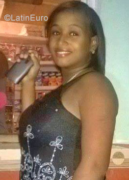 Date this foxy Dominican Republic girl Rosa from Dajabon DO31168