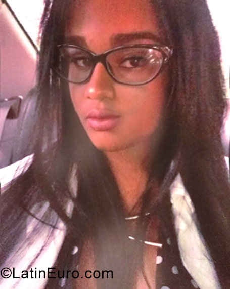 Date this charming Dominican Republic girl Maria from Santo Domingo DO31176