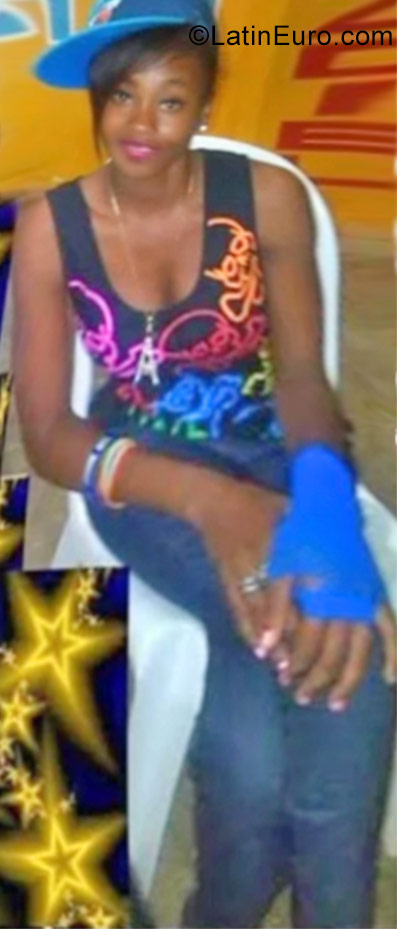 Date this gorgeous Dominican Republic girl Gisselle from Santo Domingo DO31183