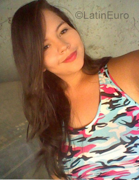 Date this voluptuous Venezuela girl Genesis from Valencia VE1268