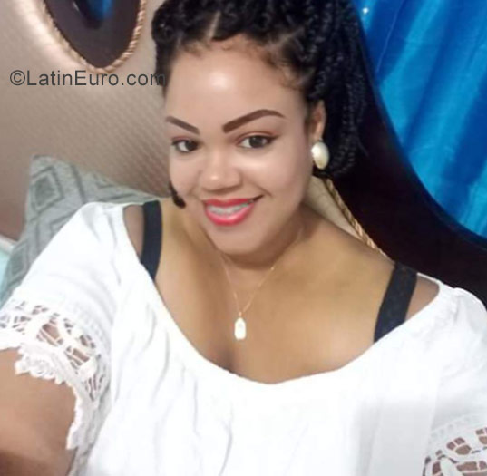 Date this tall Dominican Republic girl Esmeralda romer from Rep Dominicana DO31220