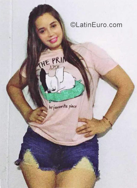 Date this athletic Colombia girl Estefania from Barranquilla CO23175