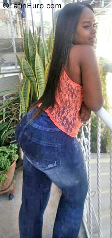 Date this happy Colombia girl Katherine from Cali CO23195
