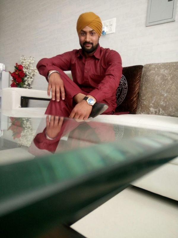 Date this passionate Kenya man Jasvir from Nairobi KE59