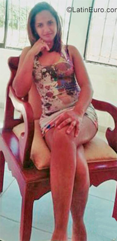 Date this exotic Dominican Republic girl Esthesy from Santiago De Los Caballeros DO31327