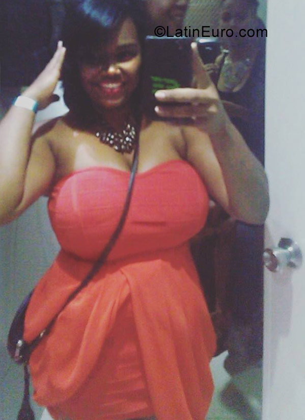 Date this pretty Dominican Republic girl Zuleika from Santo Domingo DO31349
