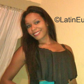 Date this beautiful Dominican Republic girl Yinette from Santo Domingo DO39968