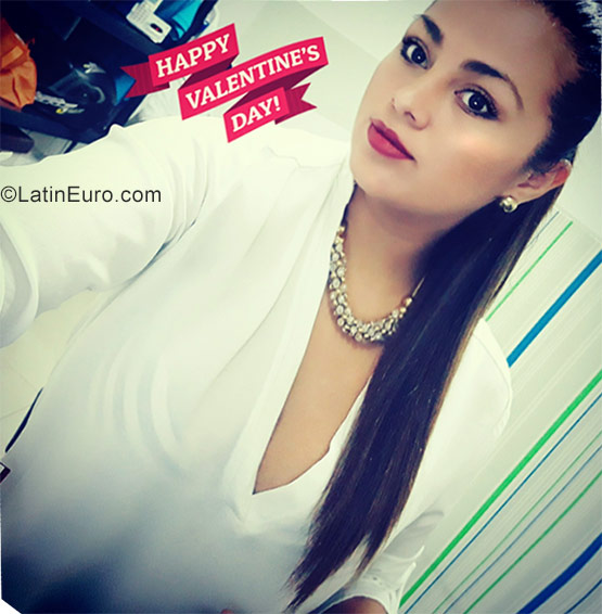 Date this hot Nicaragua girl Jennifer from Managua NI198