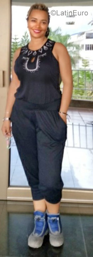 Date this stunning Colombia girl Liliana from Bogota CO23288