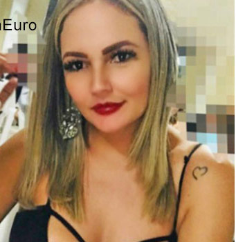 Date this attractive Brazil girl Anatina from Manaus BR11005