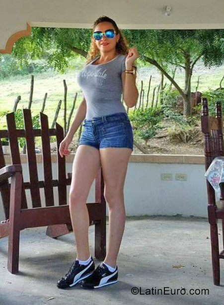 Date this young Dominican Republic girl Esmeralda from Santiago DO31587