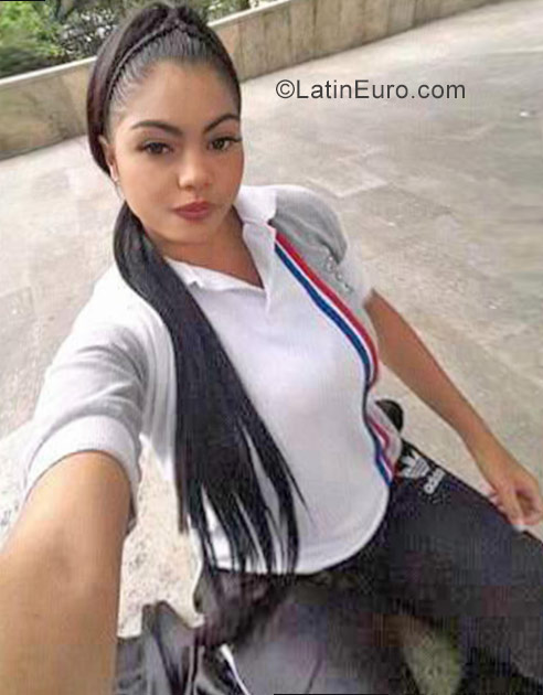 Date this exotic Colombia girl Maria from Medellin CO23357