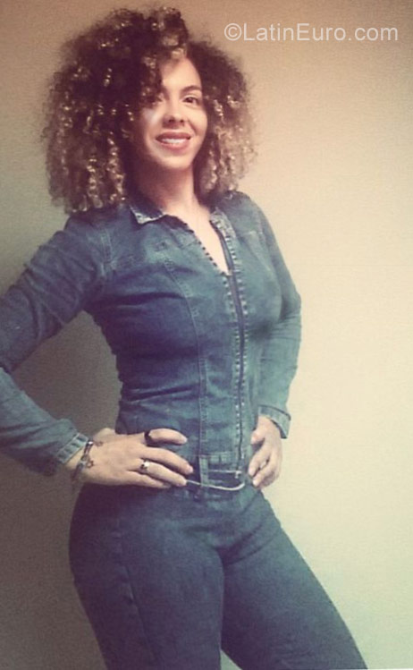 Date this exotic Colombia girl Yaki from Medellin CO23382