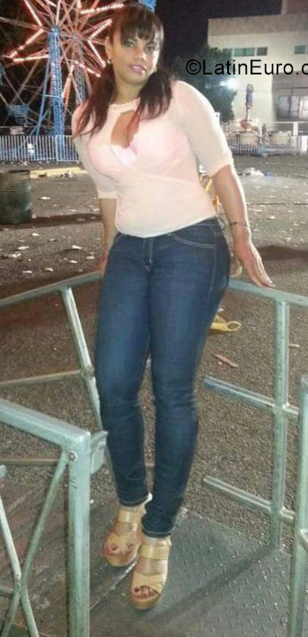 Date this tall Dominican Republic girl Raysa from Santiago De Los Caballeros DO31736