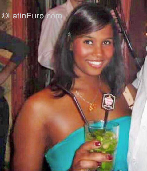 Date this beautiful Dominican Republic girl Danyeli from Santo domingo DO31825