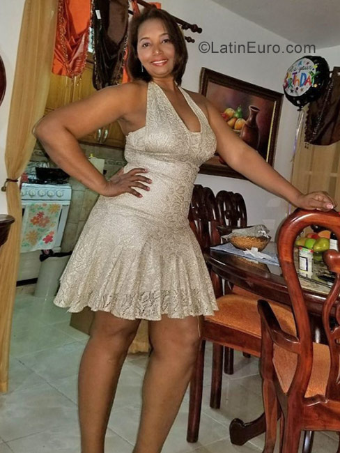 Date this stunning Dominican Republic girl Lane grota from Santo Domingo DO31893