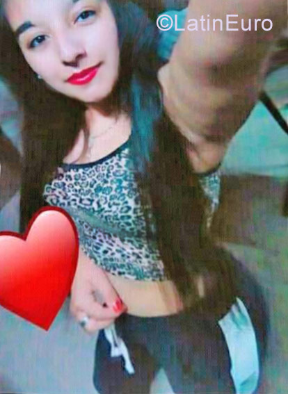 Date this lovely Argentina girl Lina from Buenos Aires AR127