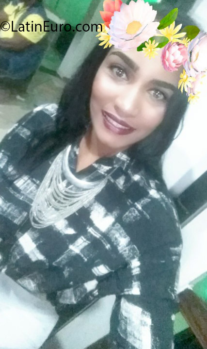 Date this georgeous Dominican Republic girl Yohanna from Santo Doningo DO31954