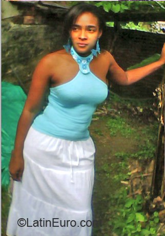 Date this sensual Colombia girl Francia from Cali CO23616