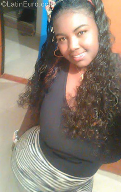 Date this georgeous Colombia girl Yenny from Cali CO23622