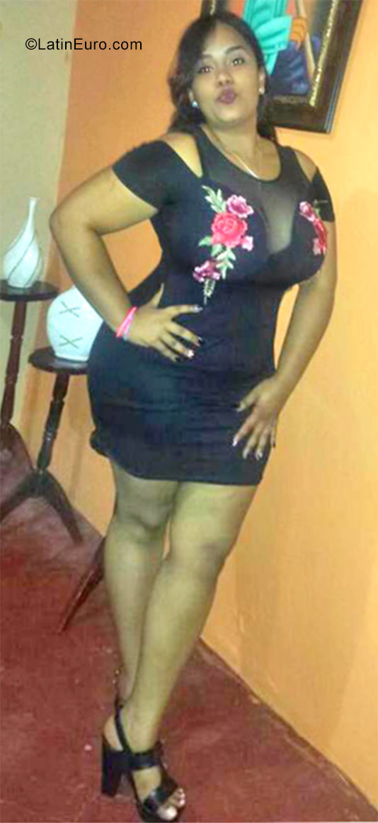 Date this funny Dominican Republic girl Ady from La Vega DO31996