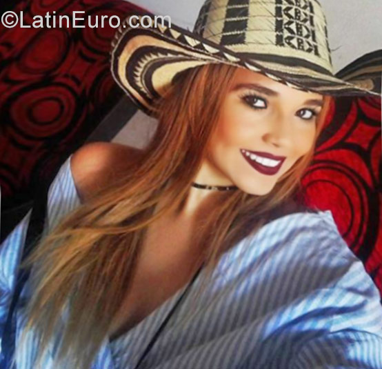 Date this exotic Colombia girl Maria from Barranquilla CO23642