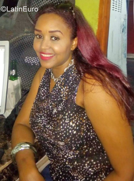 Date this hard body Dominican Republic girl Gladys from La Romana DO32041