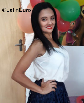 Date this stunning Brazil girl Claudia from Sao Paulo BR10517