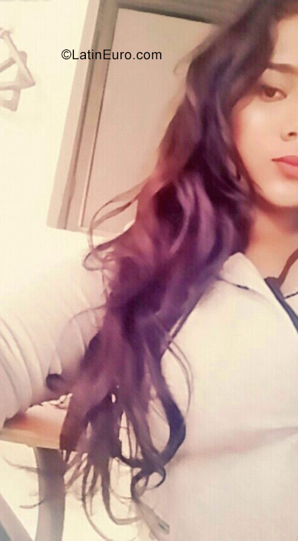 Date this stunning Colombia girl Katalina from Medellin CO23677