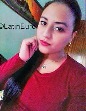 Date this good-looking Colombia girl Anyi from Bogota CO23681