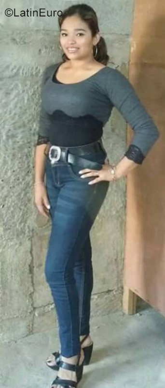 Date this gorgeous Nicaragua girl Gizel from Managua NI207