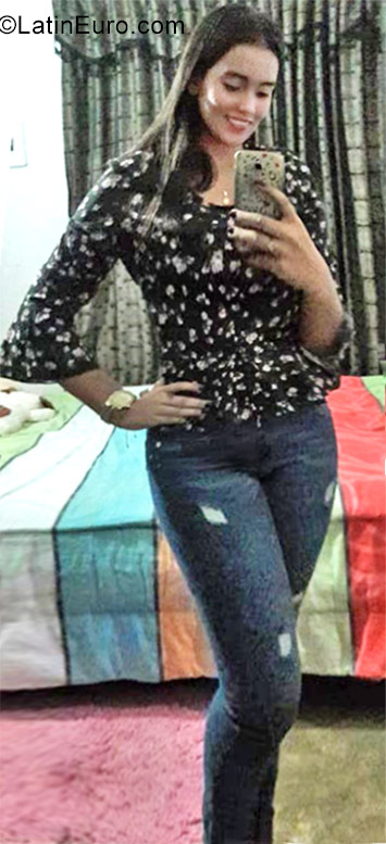 Date this lovely Colombia girl Maria from Monteria CO23688