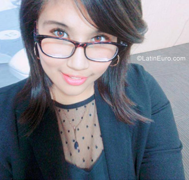 Date this cute Peru girl Cinthya from Lima PE1248