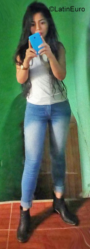 Date this beautiful Colombia girl Cindy from Bogota CO23708