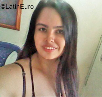 Date this voluptuous Colombia girl Cristina from Bogota CO23714