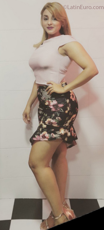 Date this charming Dominican Republic girl Jennifer from Santiago DO32156