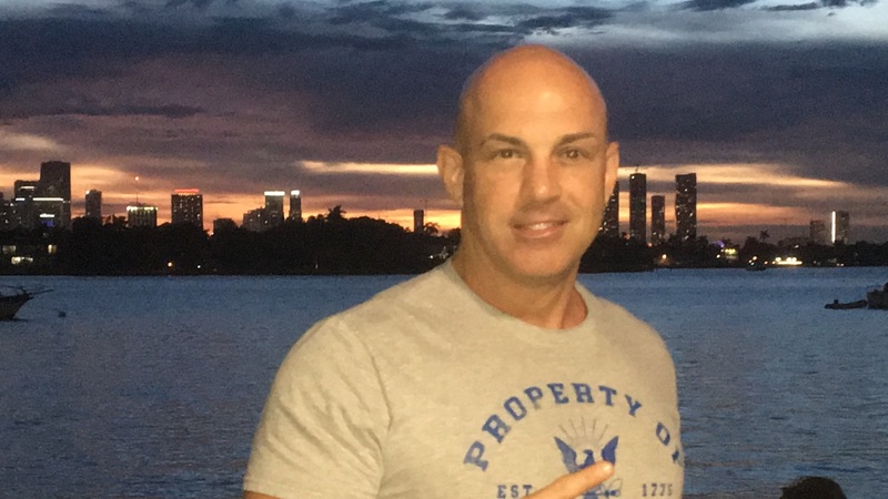 Date this hard body United States man Sonrisa from Miami US19239