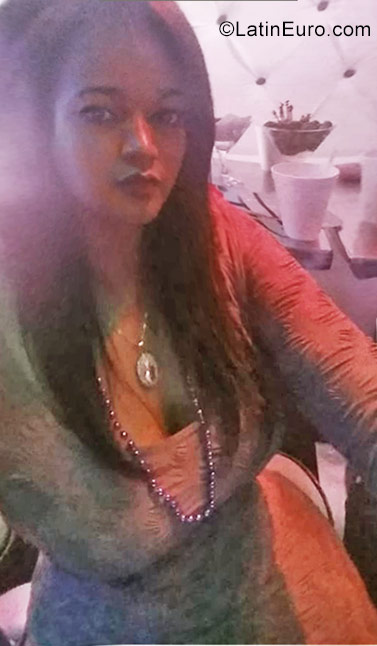 Date this tall Dominican Republic girl Elizabeth from Santo Domingo DO32175