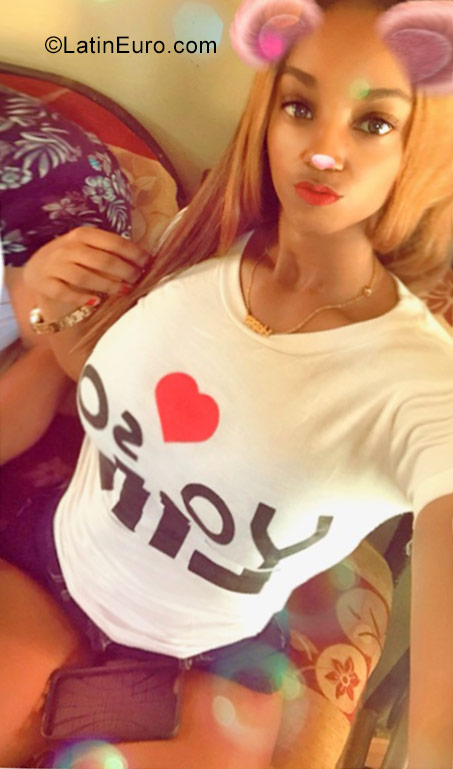 Date this nice looking Dominican Republic girl Yanely from Santiago DO32196