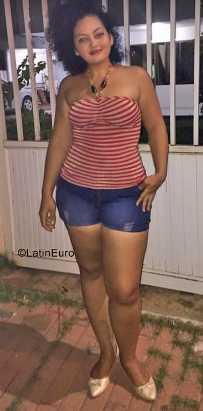 Date this exotic Colombia girl Nicoleth from Cartagena De Indias CO23781